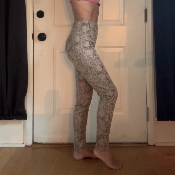 Snakeskin Pattern Faux Suede Legging Pant - Picture 7 of 10